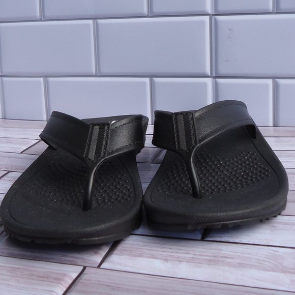 SIZE 9/10. Okabashi Leslie\'s pool supplies, men’s large flip flops mariner black main image 2
